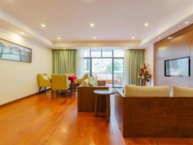 Tongjing River Hotel