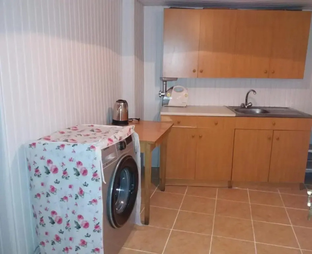 Apartment 19