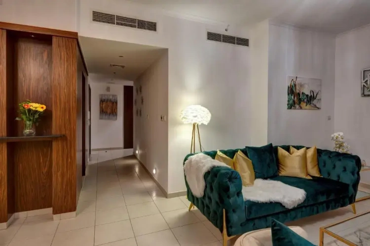 2 Bedrooms Apartment