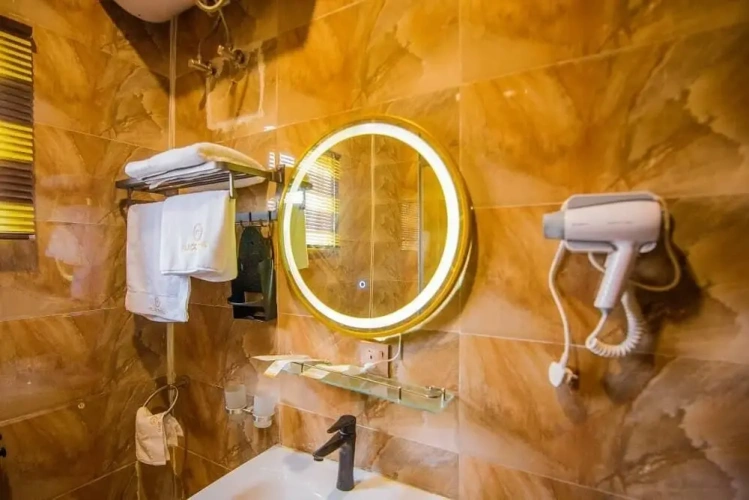 Deluxe Suite