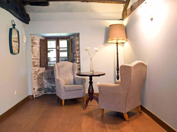 6 Bedrooms Cottage