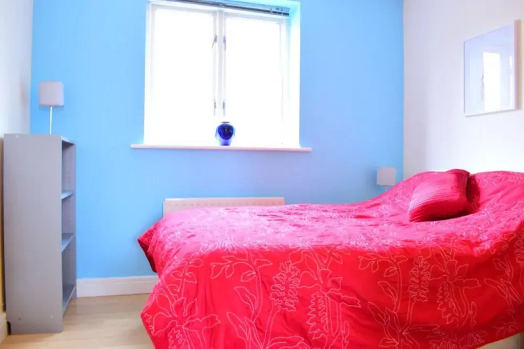 Bright 4 Bed Flat In Stepney Green