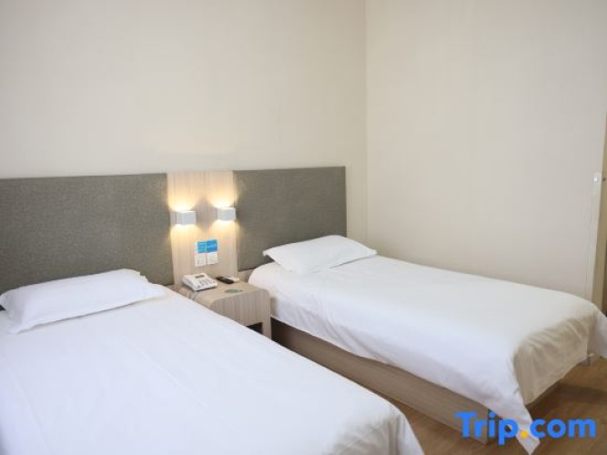 Standard Twin room with view