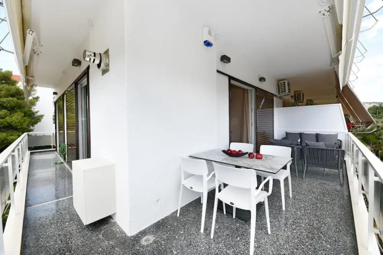Zana s Cozy Apartment at Glifada