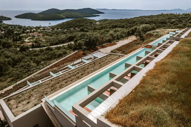 4S Sivota Sun Side Serenity