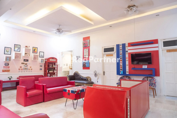 Londres Bed and Breakfast RedPartner near Gembira Loka Zoo