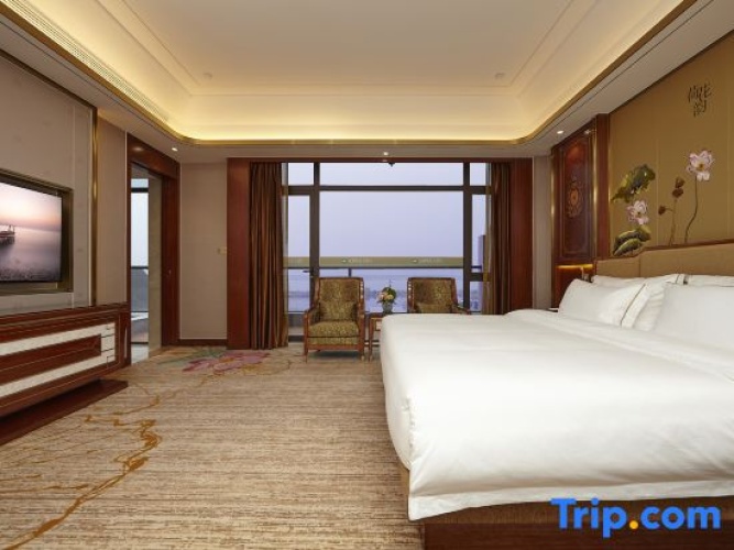 Premier Double room with lake view