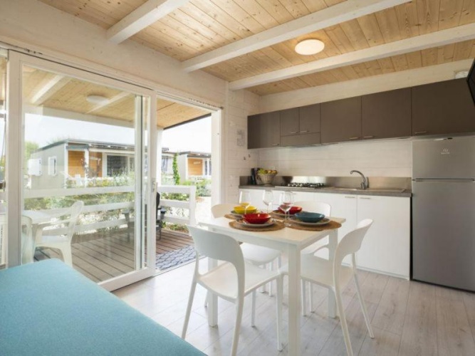2 Bedrooms Chalet