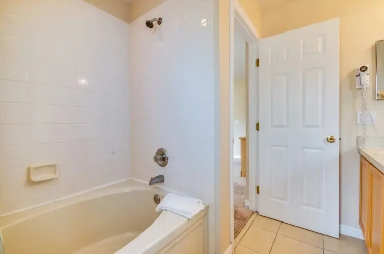 734lam Regal Palms Town Home