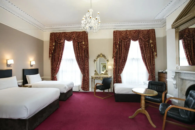 Harcourt Hotel