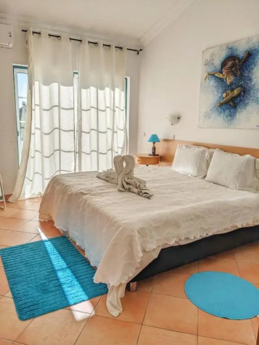 Townhouse 700m from Sao Rafael Beach