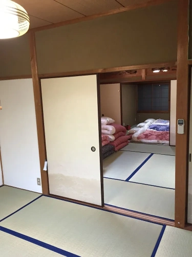 3 Bedrooms Cottage with balcony