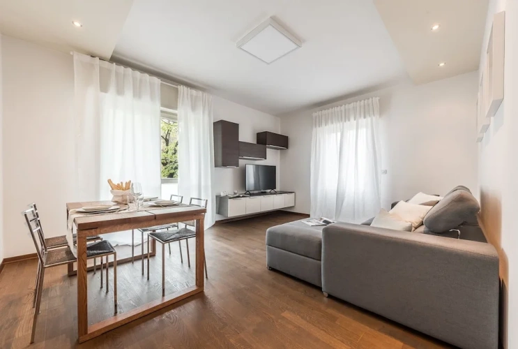 3 Bedrooms Apartment