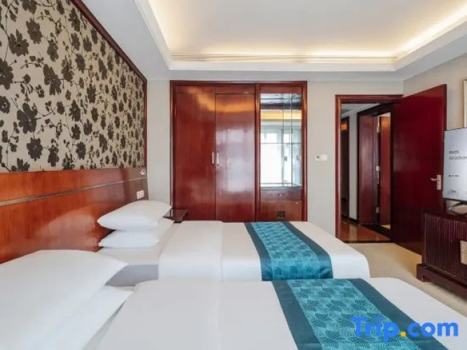 Luxury Twin Family room