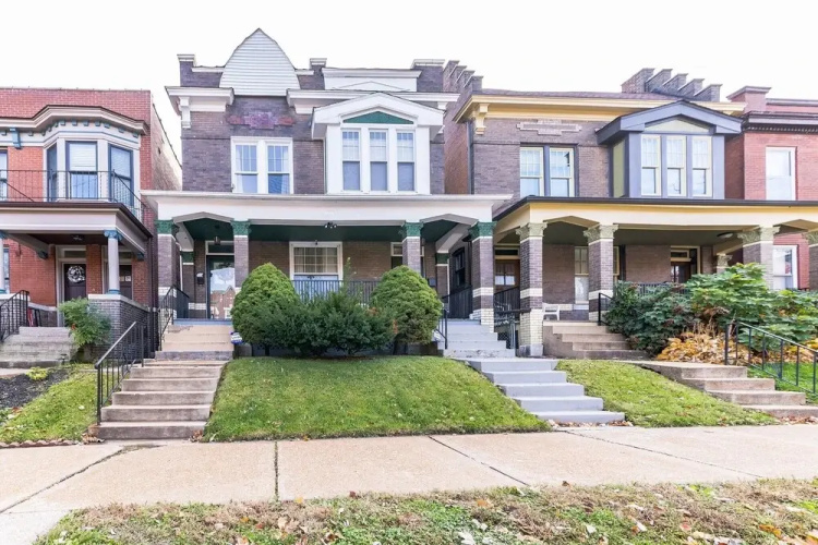 The Dobbs Manor 3 Bedroom Duplex by Redawning