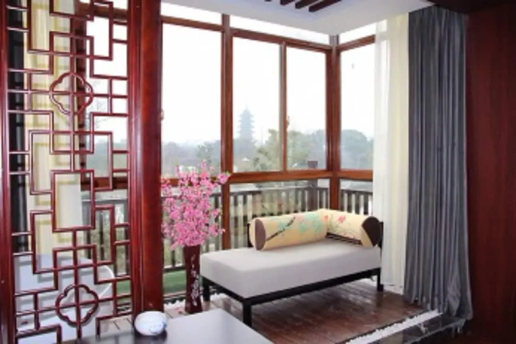 Suzhou Romantic Cabin Panmen