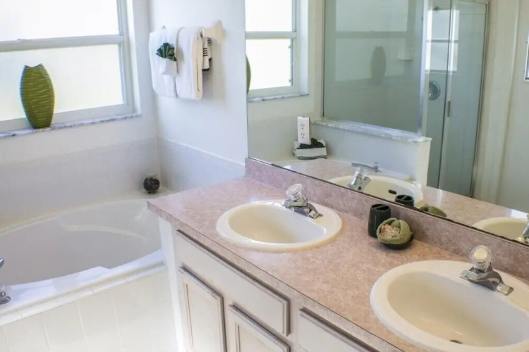 Esprit 4 bed / 2 bath home