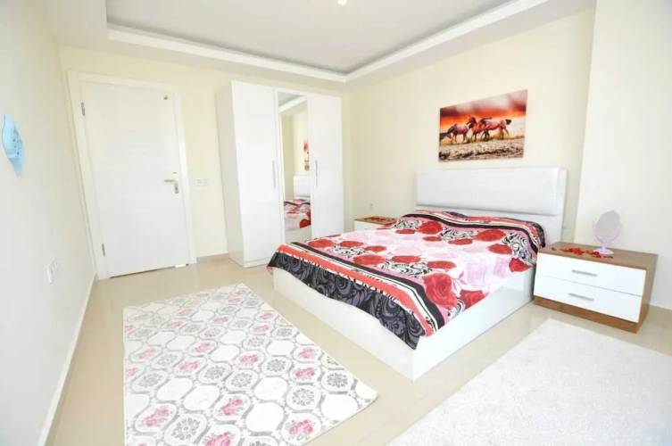 3 Bedrooms Apartment