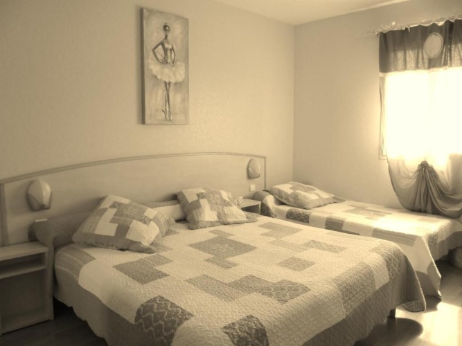 Standard Triple room