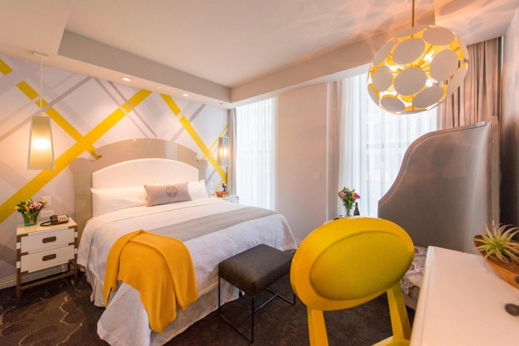 Standard Double room with city view