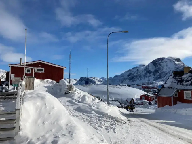 isi4u hostel, dogsled, snowmobiling