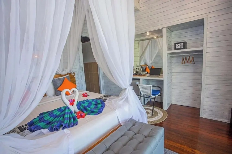 Deluxe room with balcony and with sea view