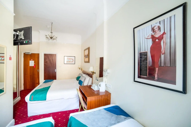 Standard Quadruple room