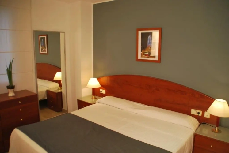 2 Bedrooms Apartment