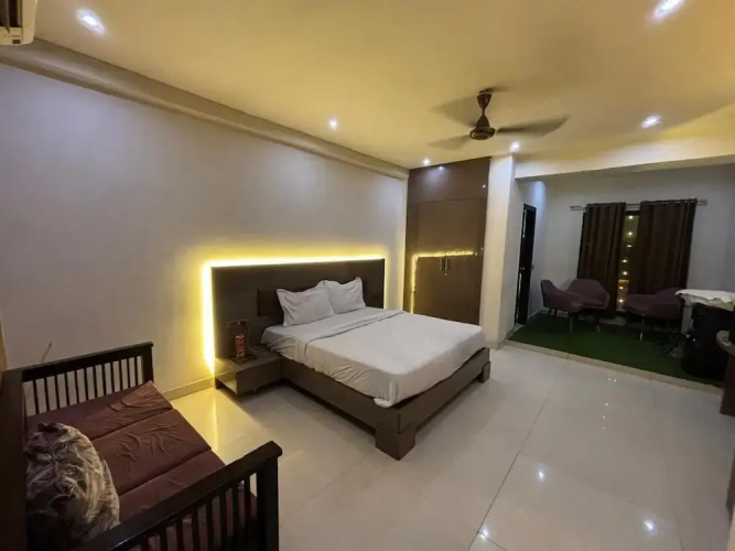 Hotel 19 West