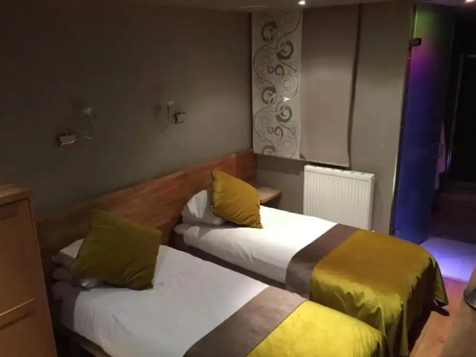 Classic Twin room