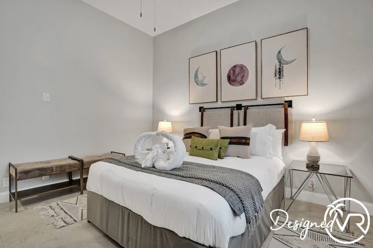 8-BR with Pool & Mini-golf & Soccer