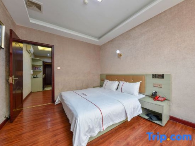 Deluxe Family Suite