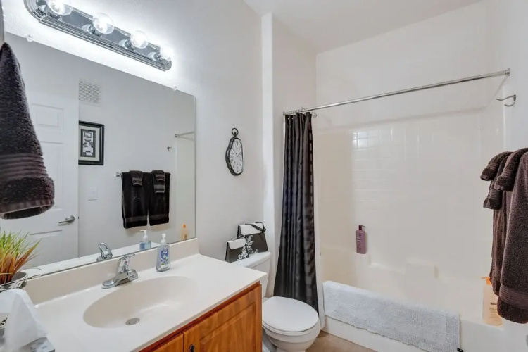 Pool Access, Private Patio & Grill: Mesa Condo!