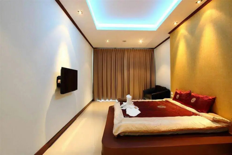 Chalong Seaview Resort