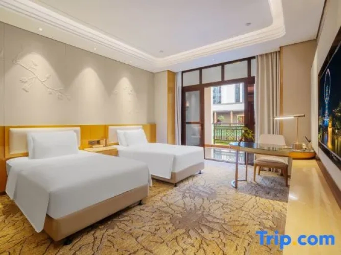 Deluxe Family Suite