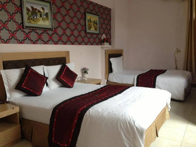 Red Sunset Hotel