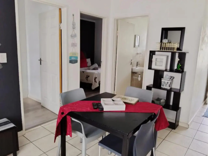 Cozy corner apartment Muizenberg