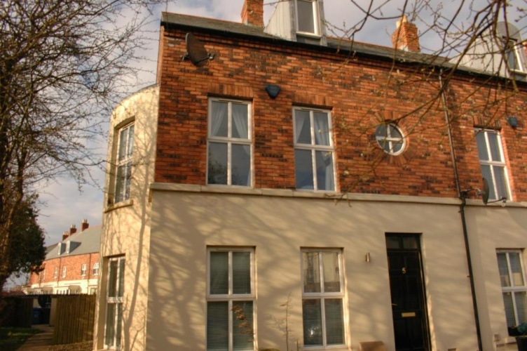 5 Bedrooms Cottage
