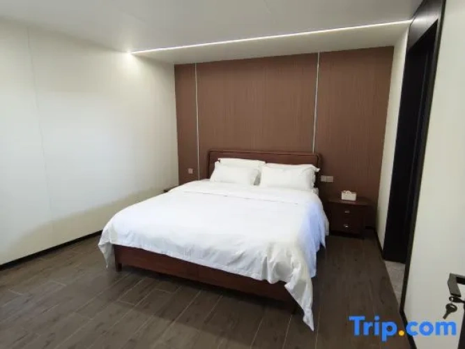 3 Bedrooms Bed in Dorm with courtyard view