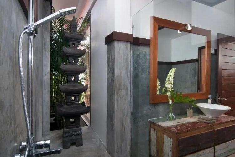 2 Bedrooms Villa