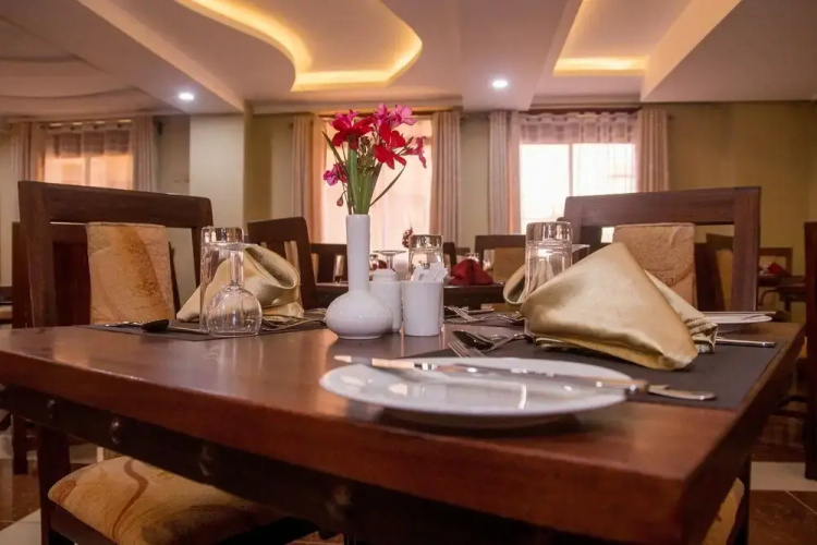 Maxland Hotel Juja