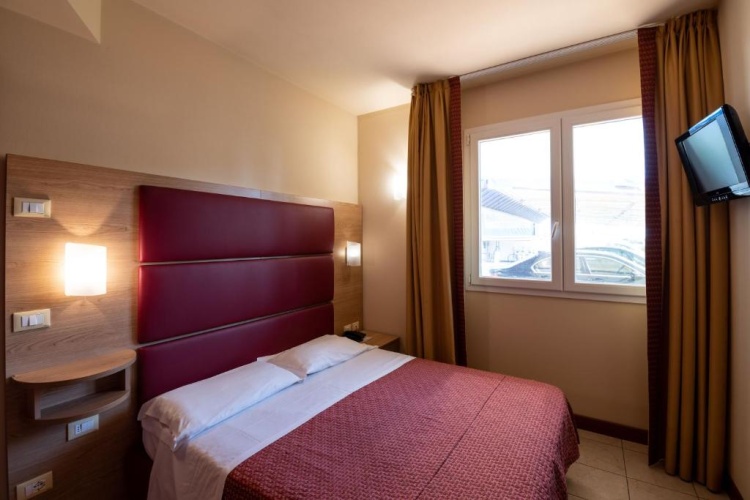 Economy Double Basement room