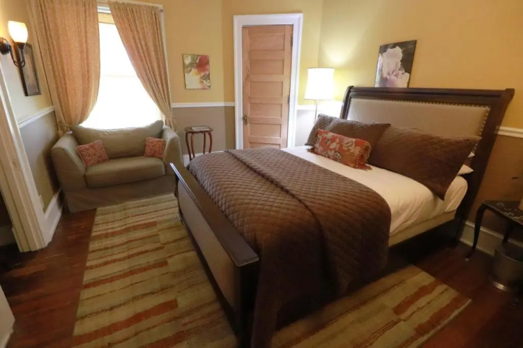 Inn at 835 Boutique Hotel