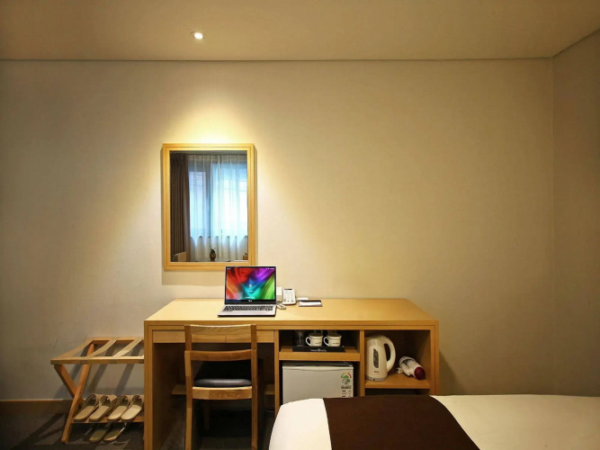 Tower Hill Hotel
