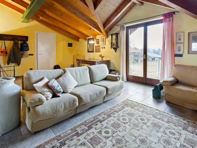 Apartment with balcony