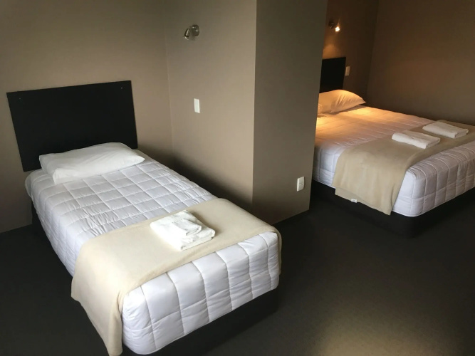Fiordland Hotel