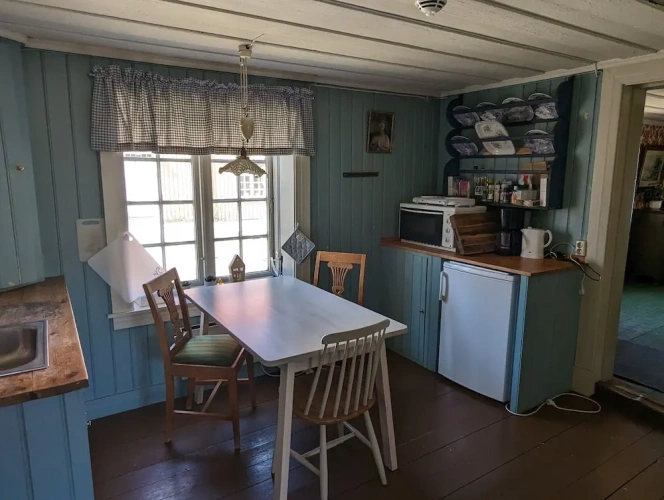 2 Bedrooms Classic Cottage with river view
