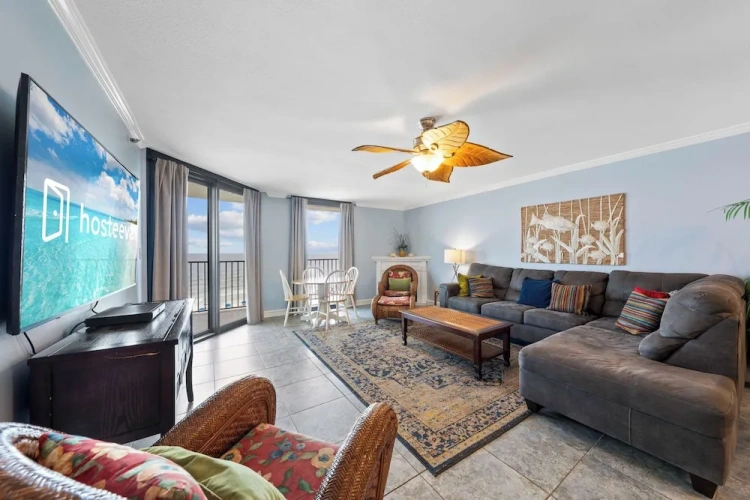 3 Bedrooms Standard room with balcony and beachfront