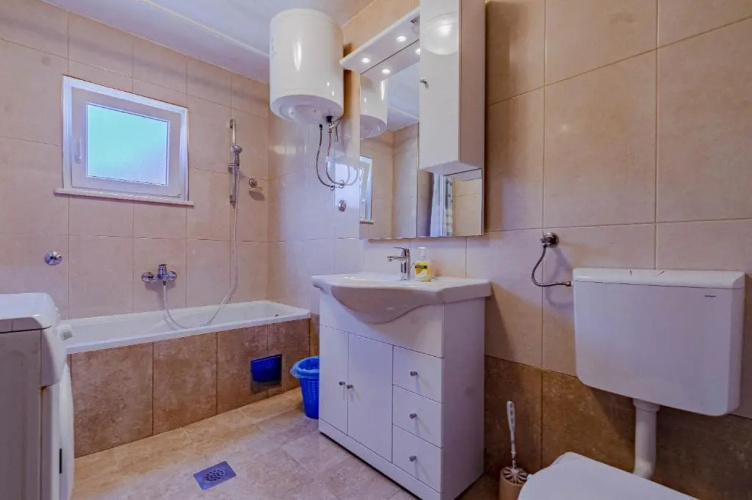 S2 - Modern Studio, Just 50m From the Beach
