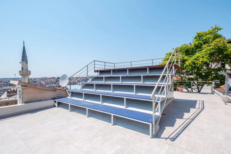 Flat With Backyard Close to Galata Tower